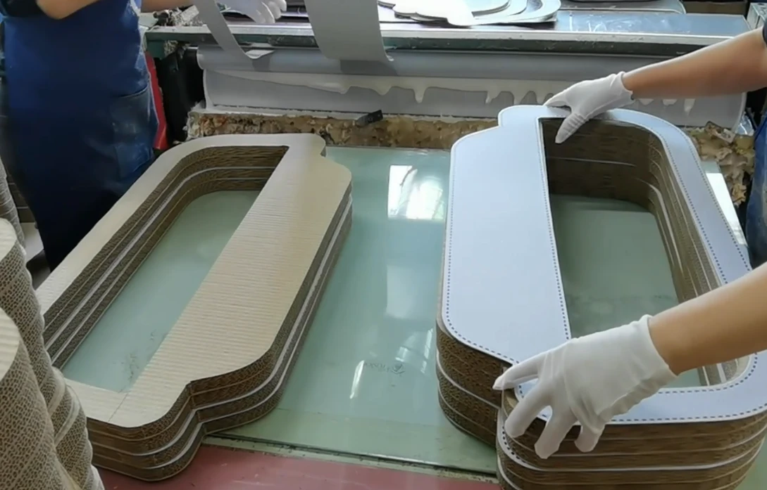 Cardboard cat house component customisation